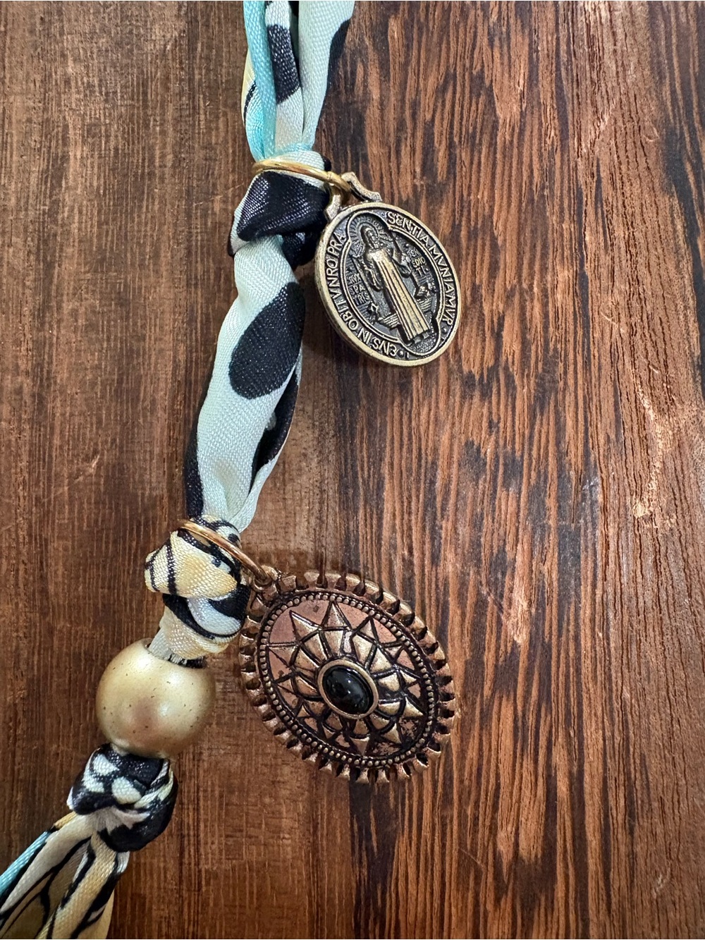 Lucky Feather- Handmade silky scarf charm Necklace - Multi-Color leopard print - Picture 6 of 6